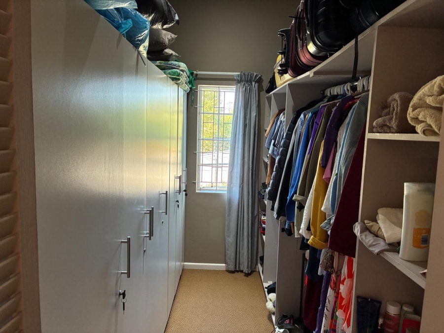 7 Bedroom Property for Sale in Heather Park Western Cape